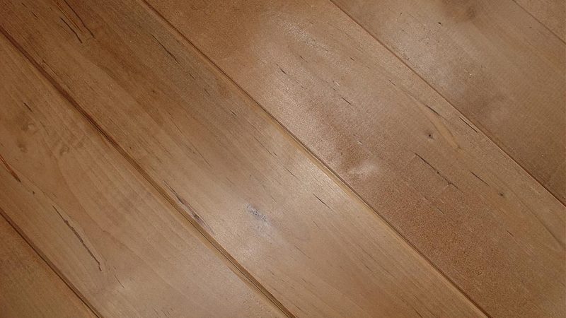 在进行生态板颜色搭配时，应避免以下禁忌：